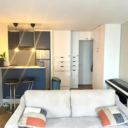 Travel In - Bastille Apartment *